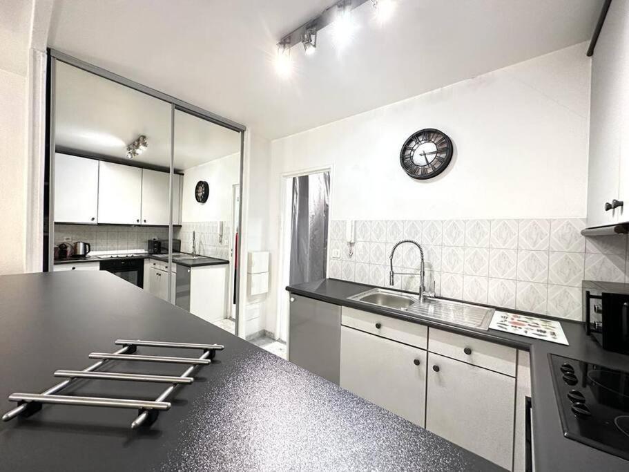 Beau Studio Centre Juan Les Pins A 300M Des Plages 앙티브 외부 사진
